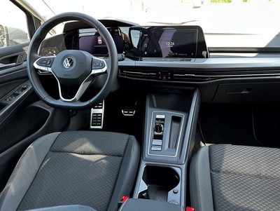 VW_Golf8_Active_Gr_03.jpg