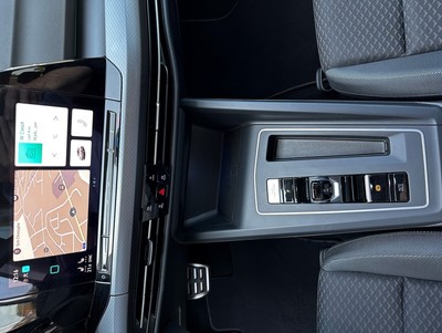 VW_Golf8_Active_Gr_04.jpg