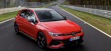 Volkswagen_Golf_GTI_Edition_50_2025_1.jpg