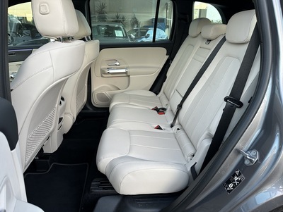 Mercedes_GLB_22.jpg