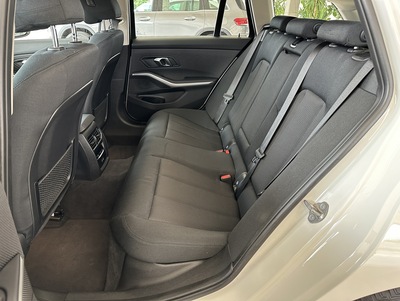 BMW_318Wit_19.jpg