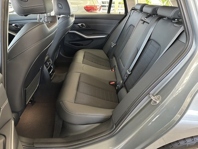 BMW_318iGrijs_19.jpg