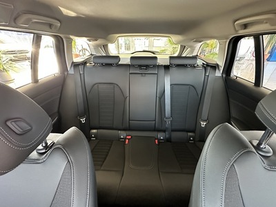 BMW_318iGrijs_20.jpg