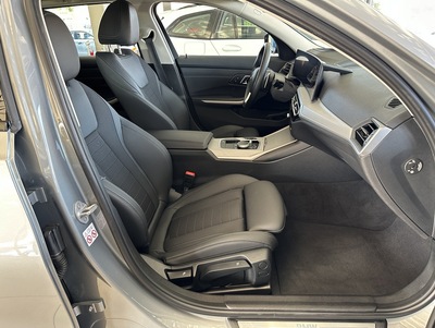 BMW_318iGrijs_22.jpg
