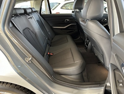 BMW_318iGrijs_23.jpg