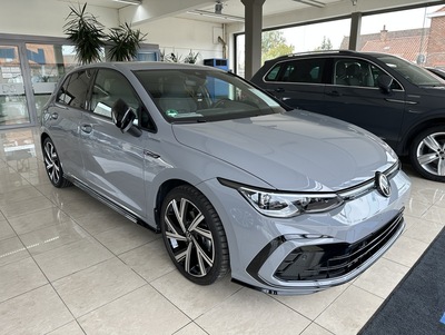 VWGolfGrR_01.jpg