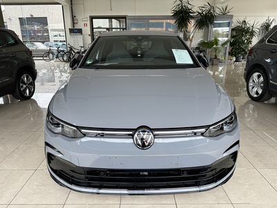 VWGolfGrR_02.jpg