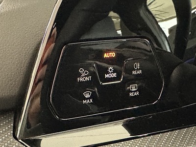 VWGolfGrR_18.jpg