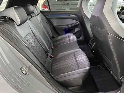 VWGolfGrR_25.jpg
