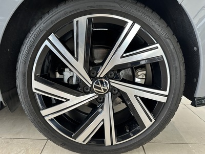 VWGolfGrR_30.jpg