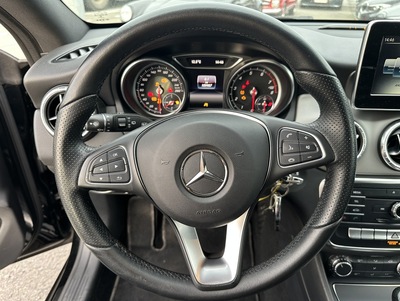 Mercedes_Cla_Barra_09.jpg