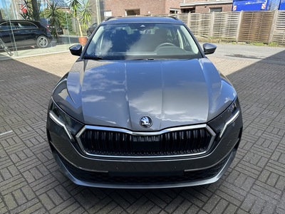 Skoda_Octavia_Grijs_02.jpg