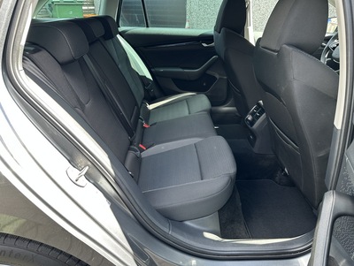 Skoda_Octavia_Grijs_24.jpg