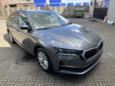Skoda_Octavia_Grijs_01.jpg