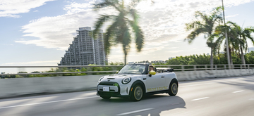 mini-cooper-se-cabrio-2022_01.jpg